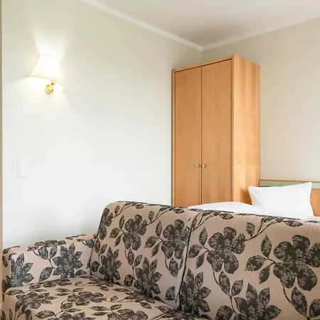 アパート Mit Moeblierten Balkon In *