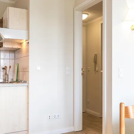 Mit Moeblierten Balkon In アパート